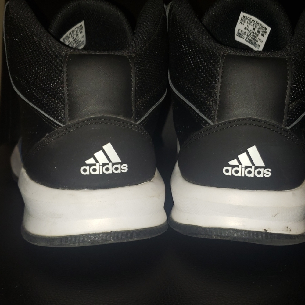 Adidas - Picture 3 of 7